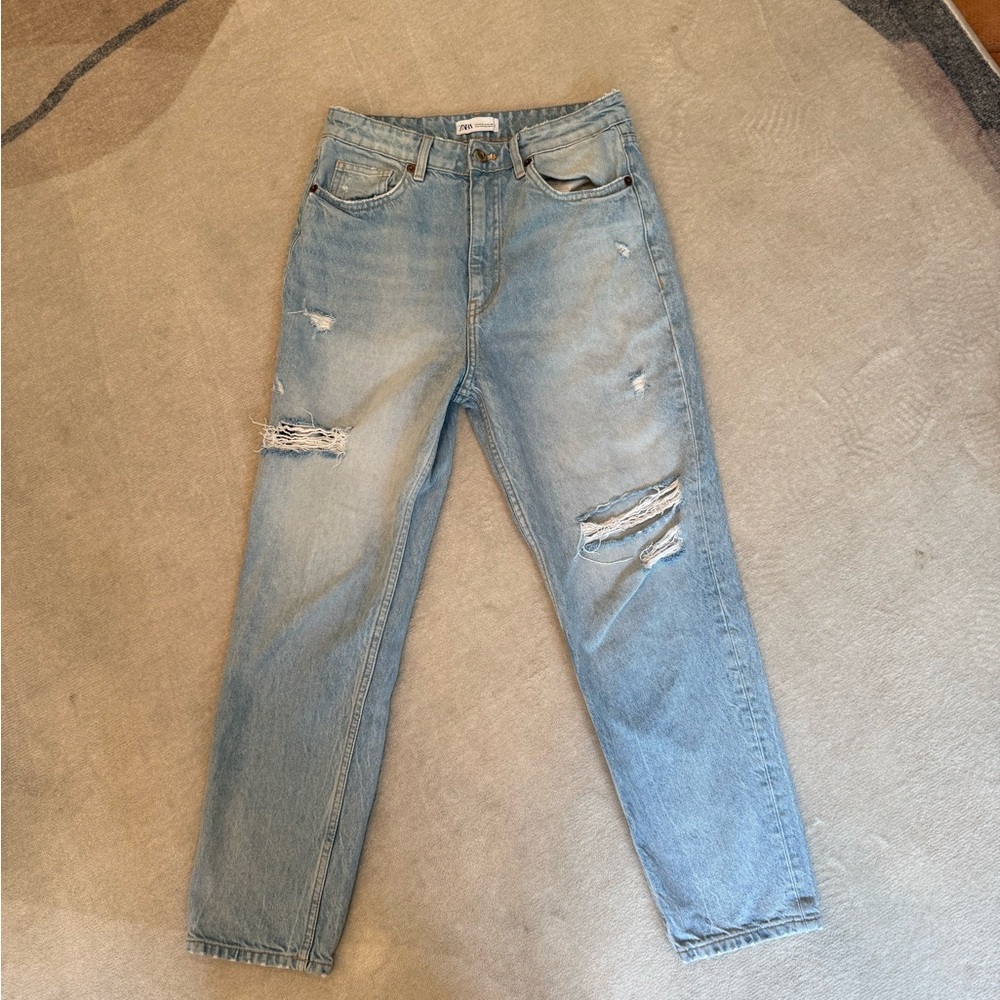 Zara Light Wash Distressed Jeans 8